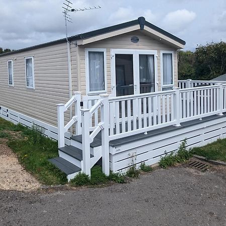 Lovely Bright And Airy Caravan On The 5 Star Shorefield Country Park Entertainment Passes Included Milford on Sea Exterior foto