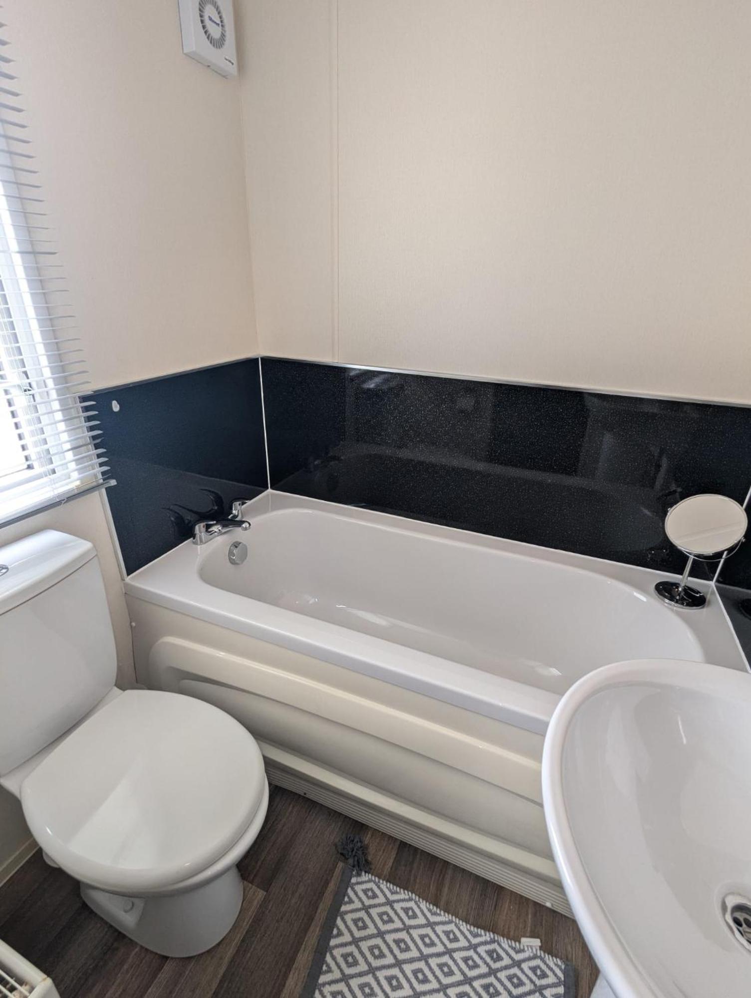 Lovely Bright And Airy Caravan On The 5 Star Shorefield Country Park Entertainment Passes Included Milford on Sea Exterior foto